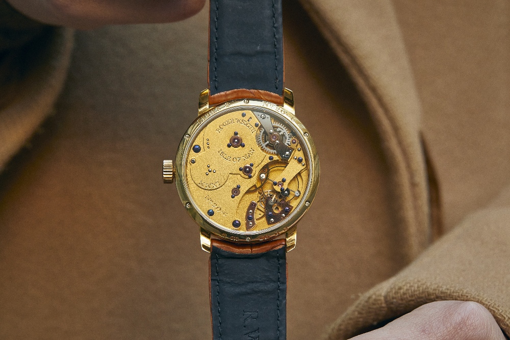 Roger Smith. A fine and exceptionally rare 18K gold manual wind wristwatch with power reserve ind... - Image 4 of 10