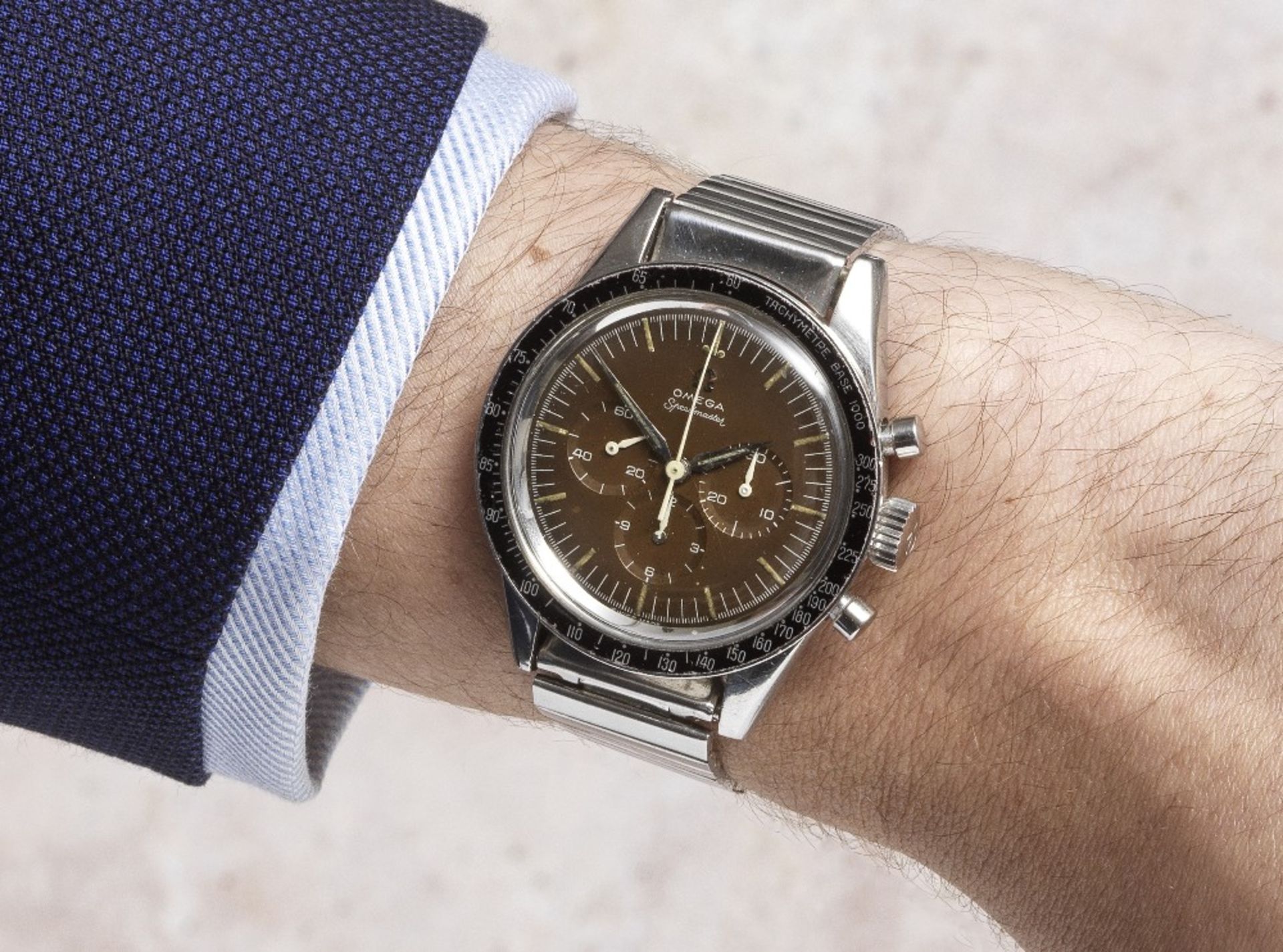 Omega. A rare stainless steel manual wind chronograph bracelet watch with tropicalised dial from ... - Image 3 of 4