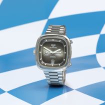 Heuer. A square stainless steel automatic calendar chronograph bracelet watch Silverstone Smoke,...