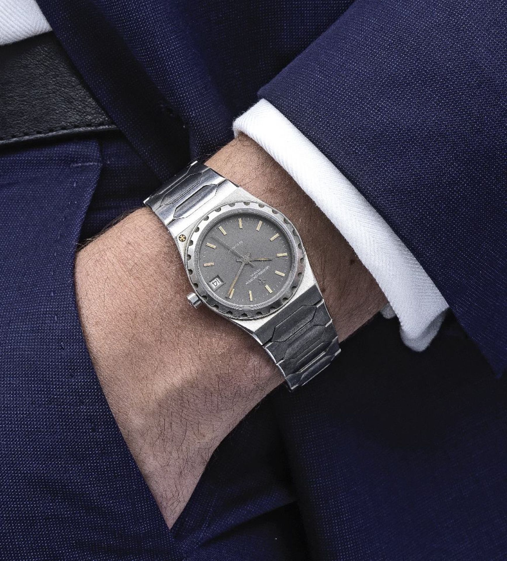 Vacheron Constantin. A rare stainless steel automatic calendar bracelet watch 222, Ref: 46003, C... - Image 2 of 2