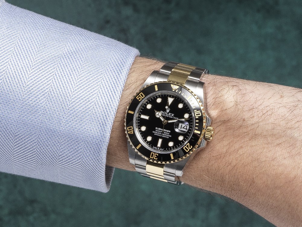 Rolex. A stainless steel and 18K gold automatic calendar bracelet watch Submariner Date, Ref: 1... - Image 2 of 2