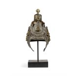 COIFFE DE VAJRASATTVA EN CUIVRE ET ARGENT REPOUSS&#201; PARTIELLEMENT DOR&#201; TIBET ORIENTAL,...