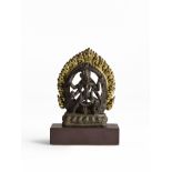 STATUETTE DE DAKINI EN BOIS MONT&#201; SUR SOCLE ET MANDORLE EN ALLIAGE DE CUIVRE DOR&#201; N&#2...