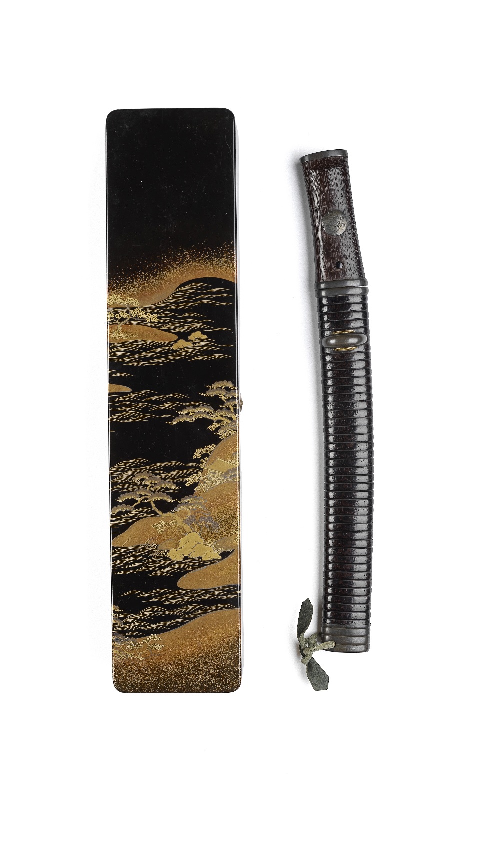 A KOSHIRA-E (MOUNTING) FOR A TANTO (DAGGER) AND LACQUER STORAGE BOX Edo period (1615-1868), 18th ... - Image 4 of 5