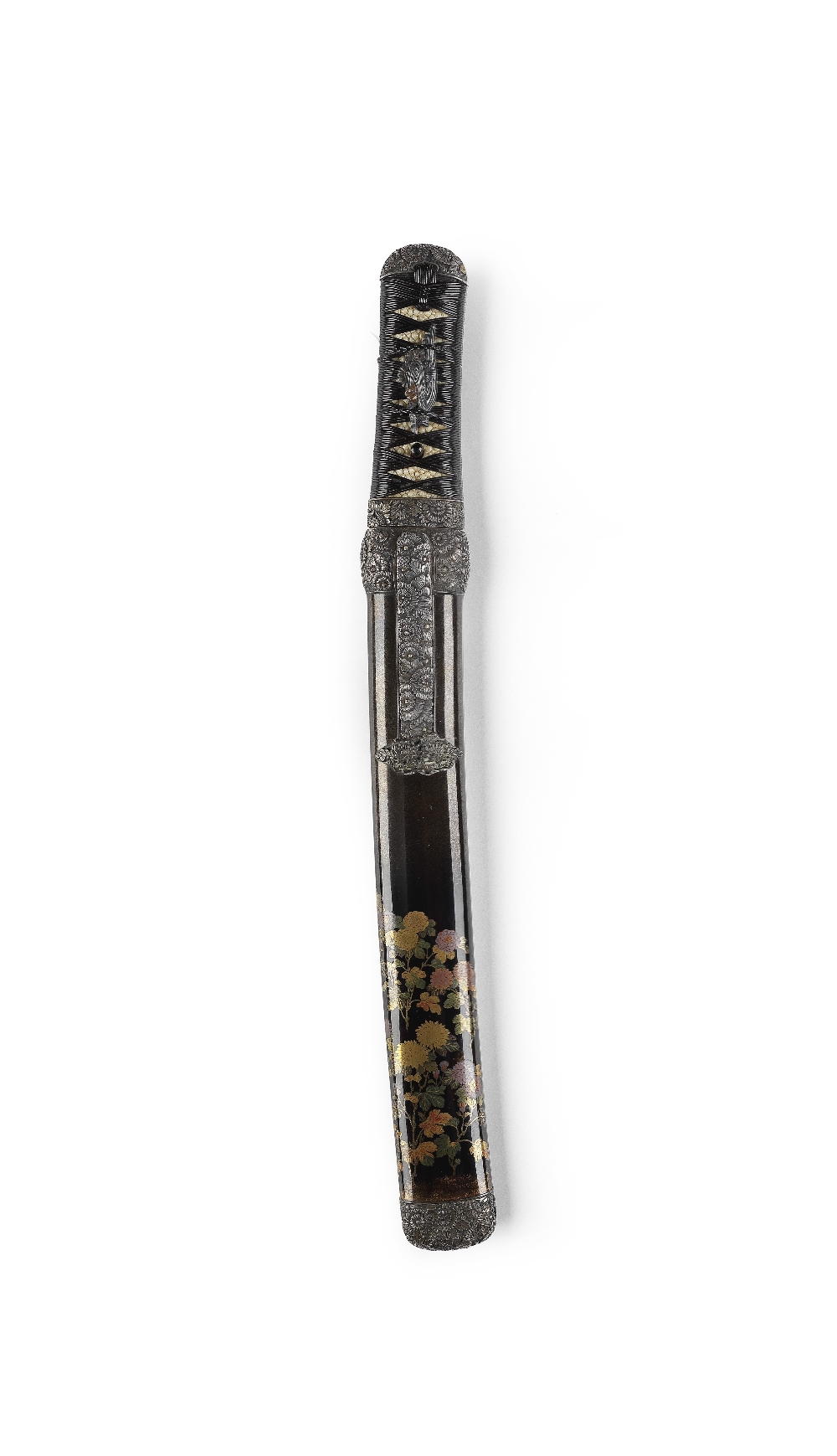 A MOUNTED TANTO (DAGGER) Edo period (1615-1868) or Meiji era (1868-1912), 19th century - Image 3 of 6