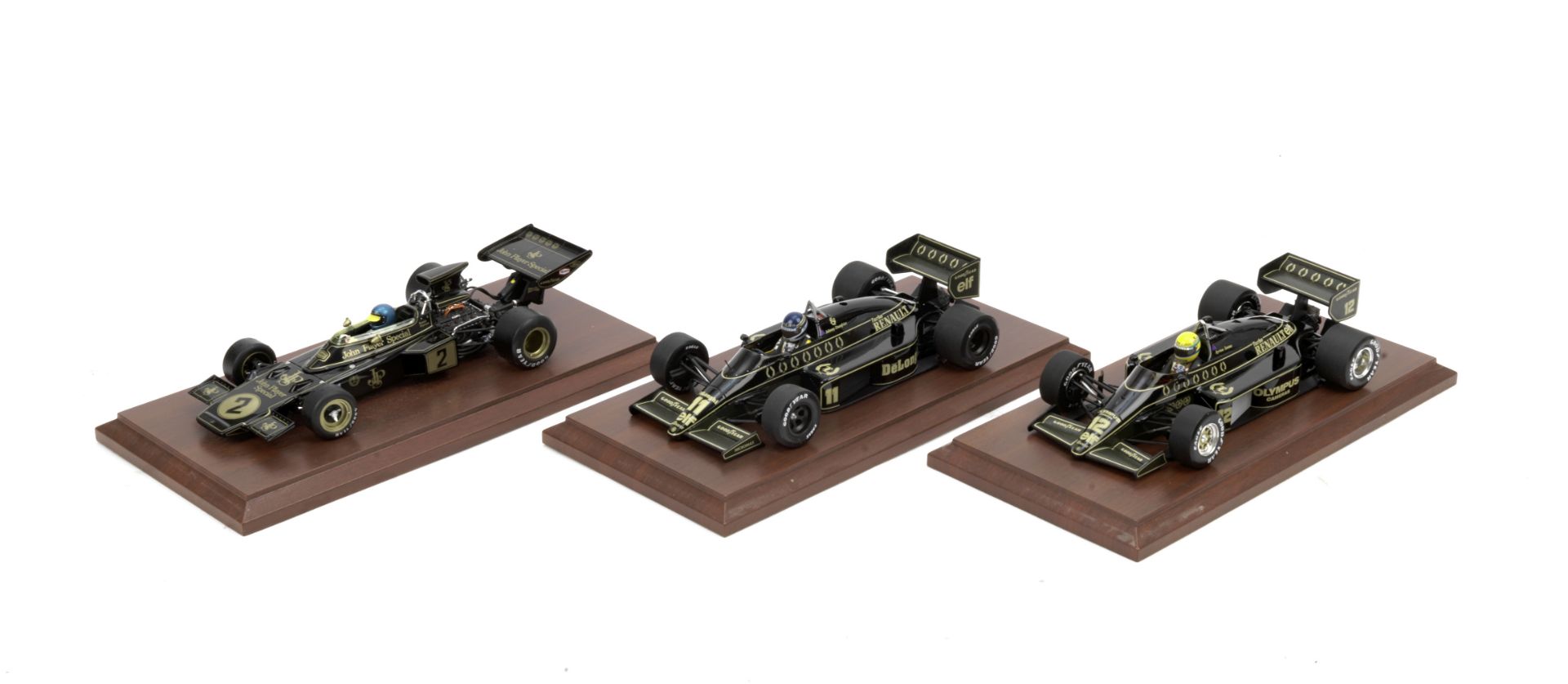 Three 1:18 scale JPS Lotus F1 models, ((3))