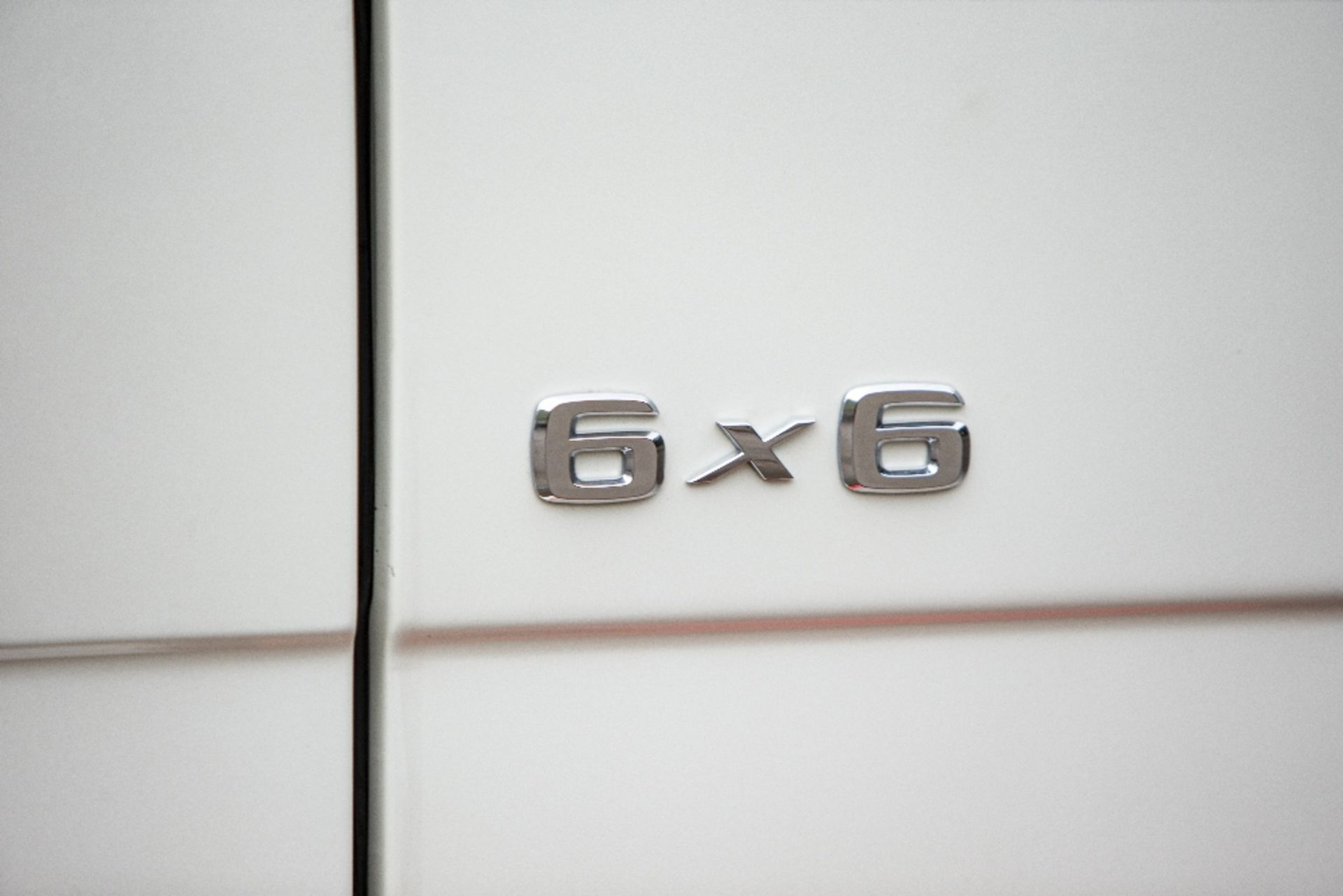 2013 Mercedes-Benz AMG G-63 6x6 Pickup Chassis no. WDCYC7CFIEX211817 - Bild 27 aus 36