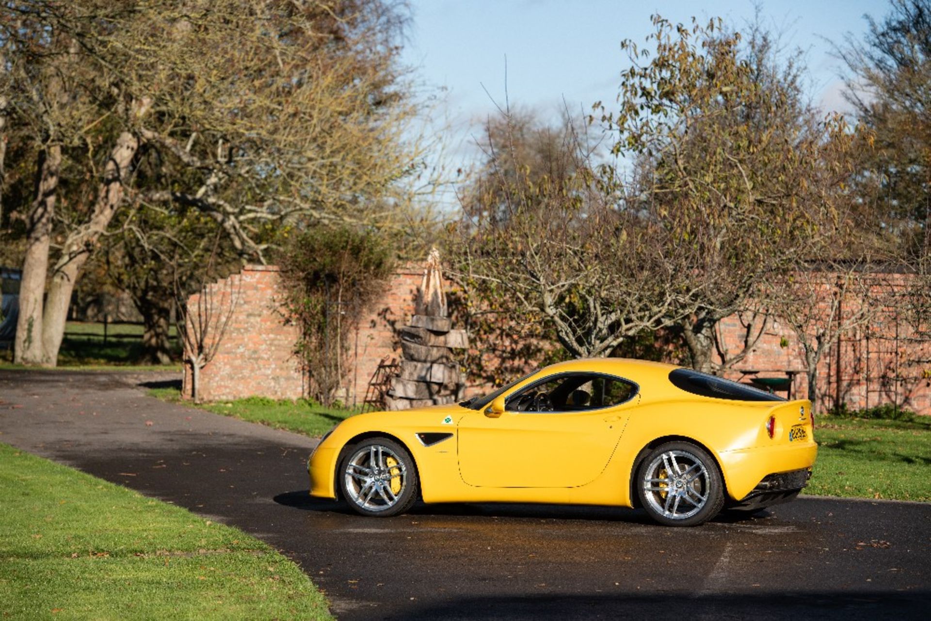 2009 Alfa Romeo 8C Competizione Coup&#233; Chassis no. ZAR92000000044574 - Bild 98 aus 146