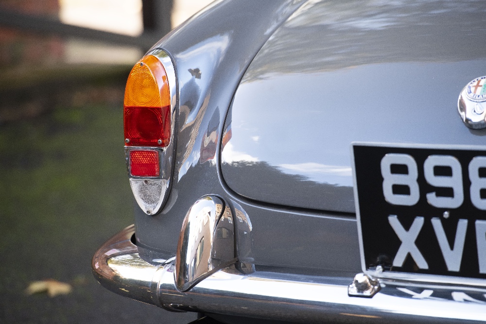 1961 Alfa Romeo Giulietta Spider Chassis no. AR 171451 Engine no. AR0010600134 - Image 5 of 39