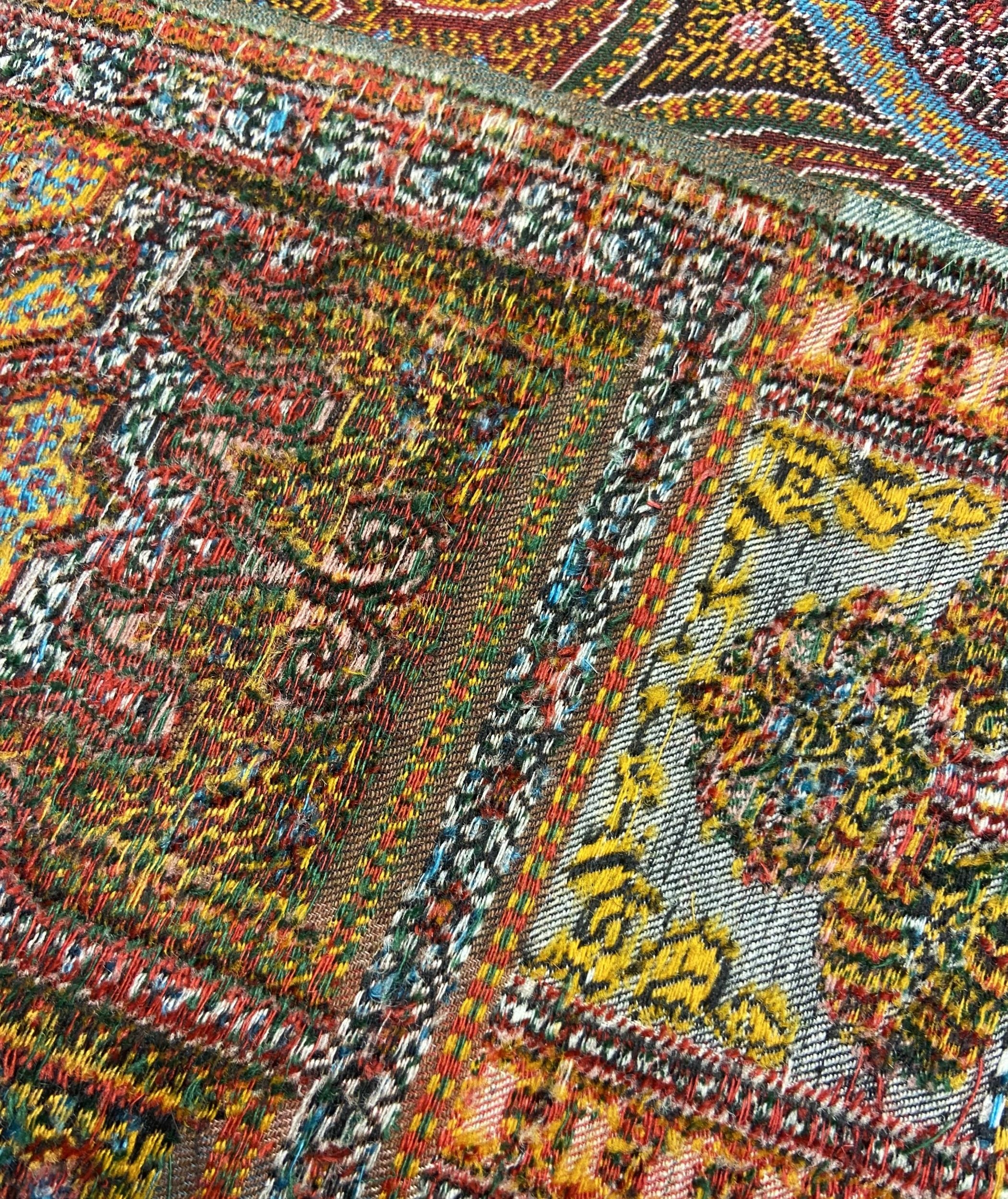 A Large Antique hand woven paisley shawl pattern rug/ wall hanger. [340x164cm] - Image 4 of 4