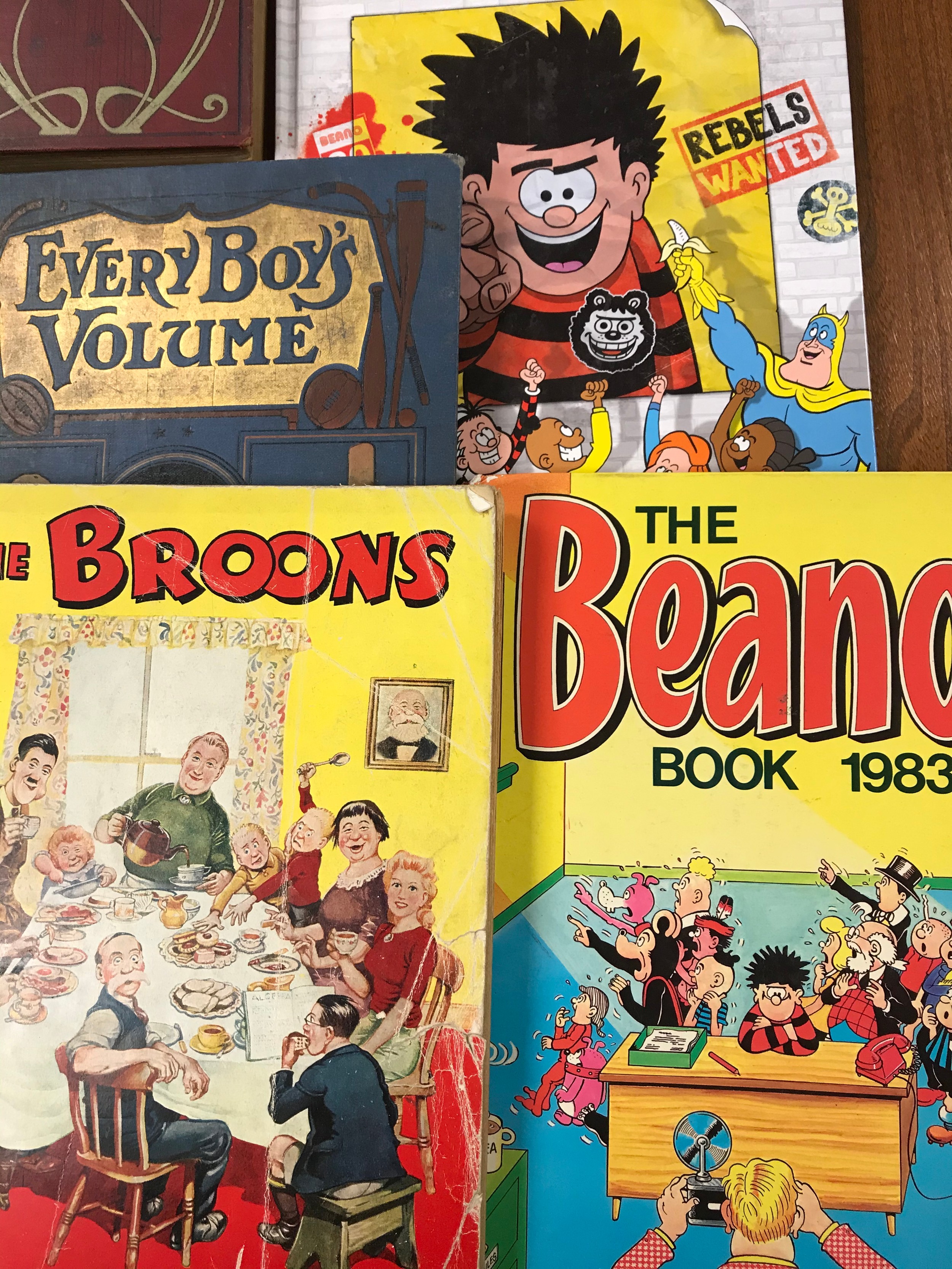 Selection of Annuals to include 1952 The Broons, The Beano, Donald Duck, Robinson Crusoe, The Lion - Bild 3 aus 10