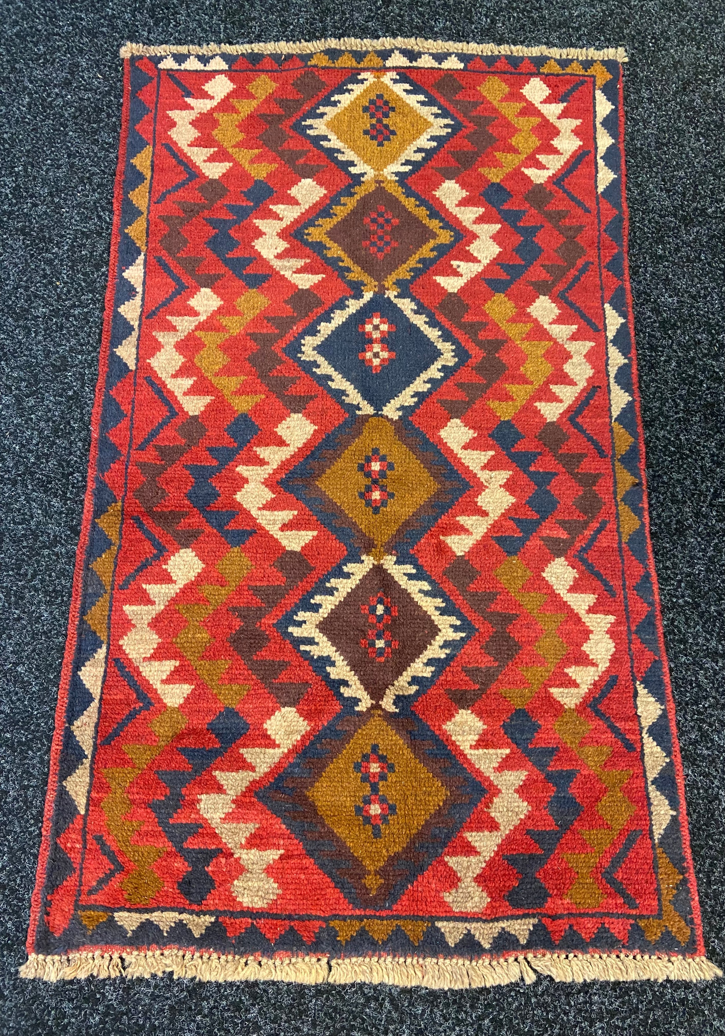 100% hand knotted woollen hall runner rug 'Meshwani Runner' [246x67cm]