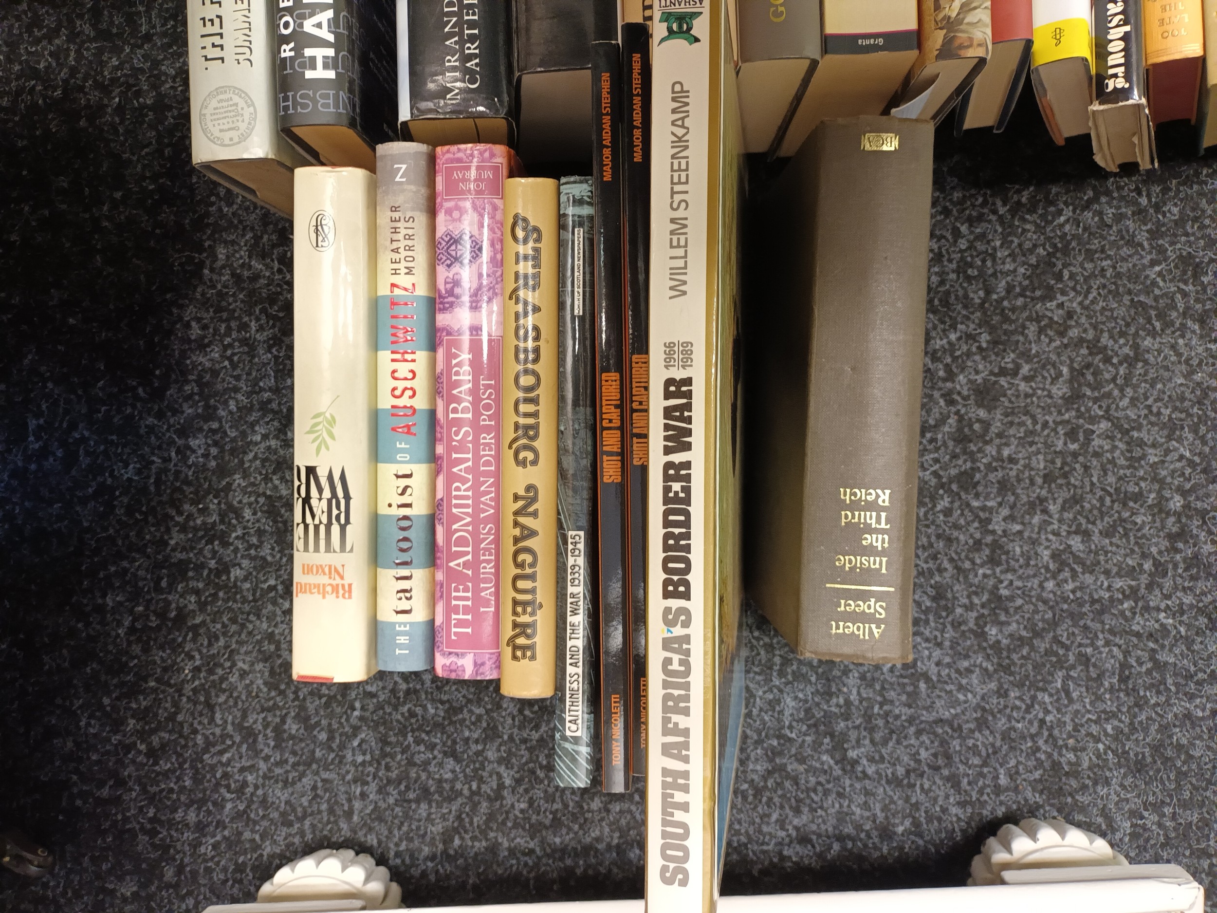 Large mixed lot of books to include Taliban, The Real War, Hitler's Children, Enigma, Going To War - Bild 4 aus 4