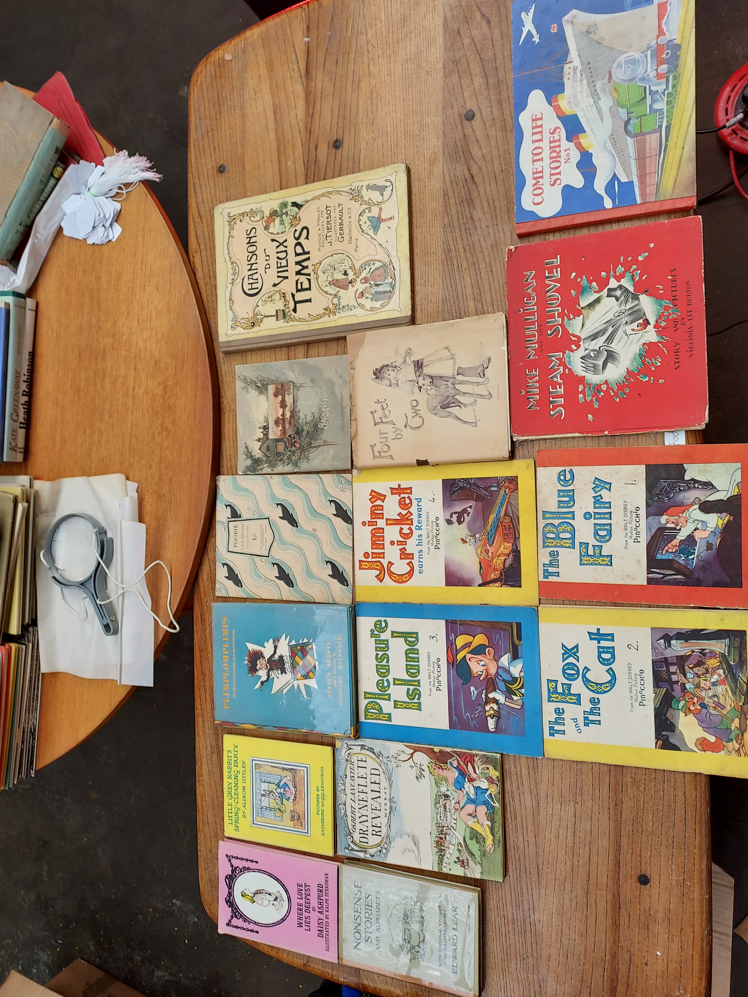 A Collection of Scarce Children's Titles to Include Pinocchio Original Collection Copies 1 To 4 by - Image 5 of 5