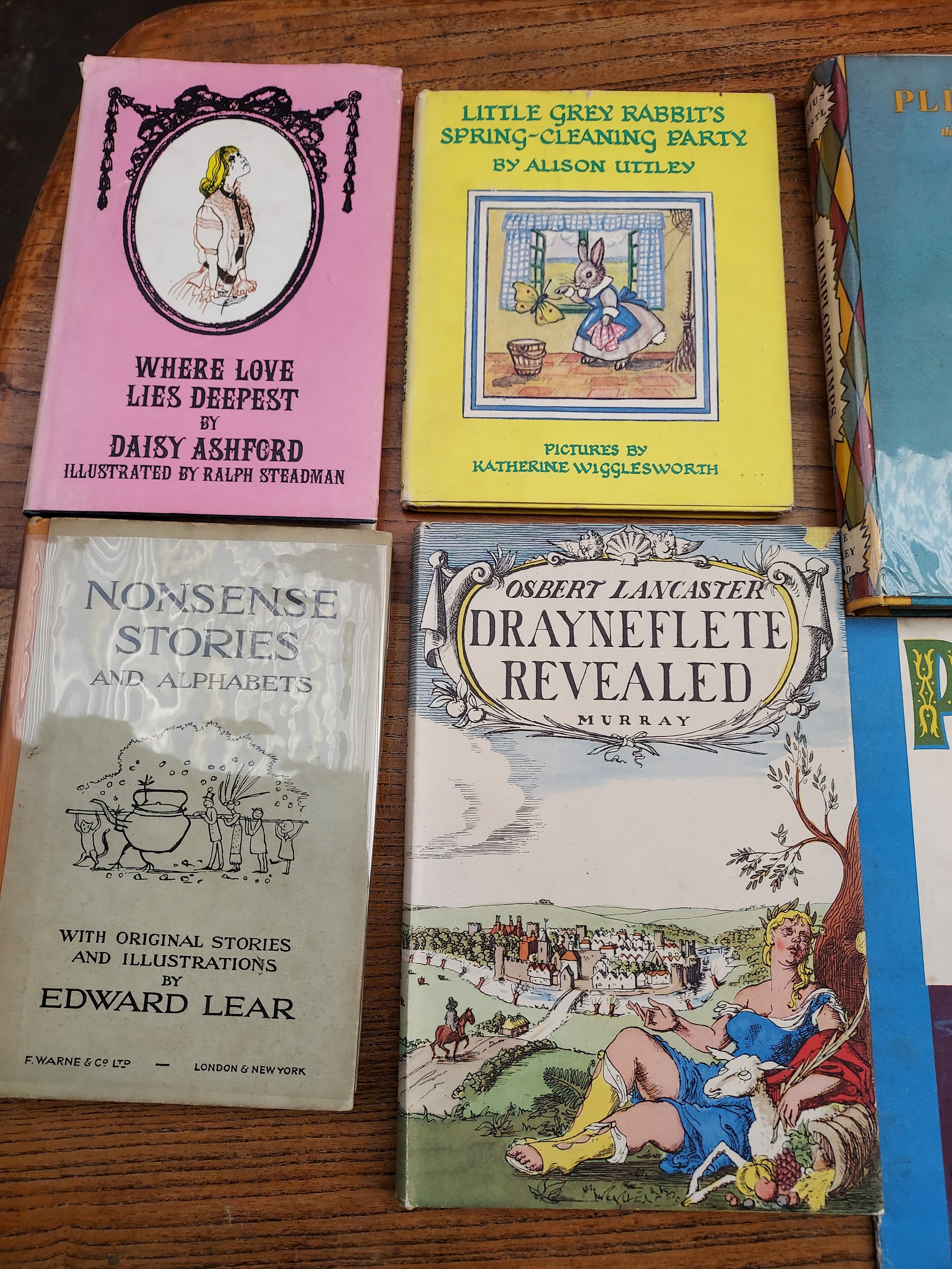 A Collection of Scarce Children's Titles to Include Pinocchio Original Collection Copies 1 To 4 by - Image 4 of 5