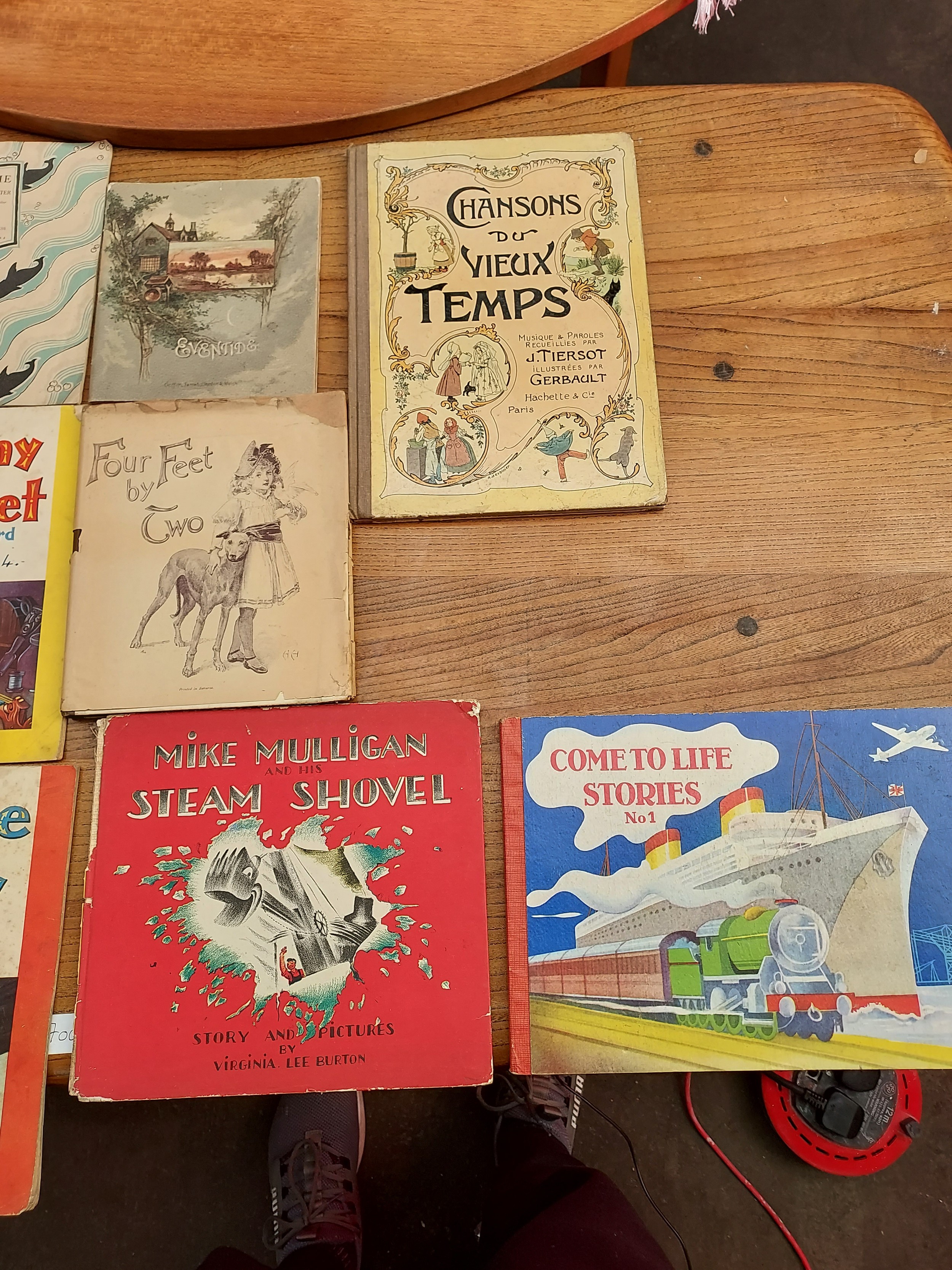 A Collection of Scarce Children's Titles to Include Pinocchio Original Collection Copies 1 To 4 by - Image 3 of 5