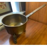 Antique Georgian period solid bronze three foot cooking pan. [18cm in height, 20cm in diameter