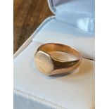 Antique 9ct yellow gold [unmarked] signet ring. [Ring size M] [4.12Grams]