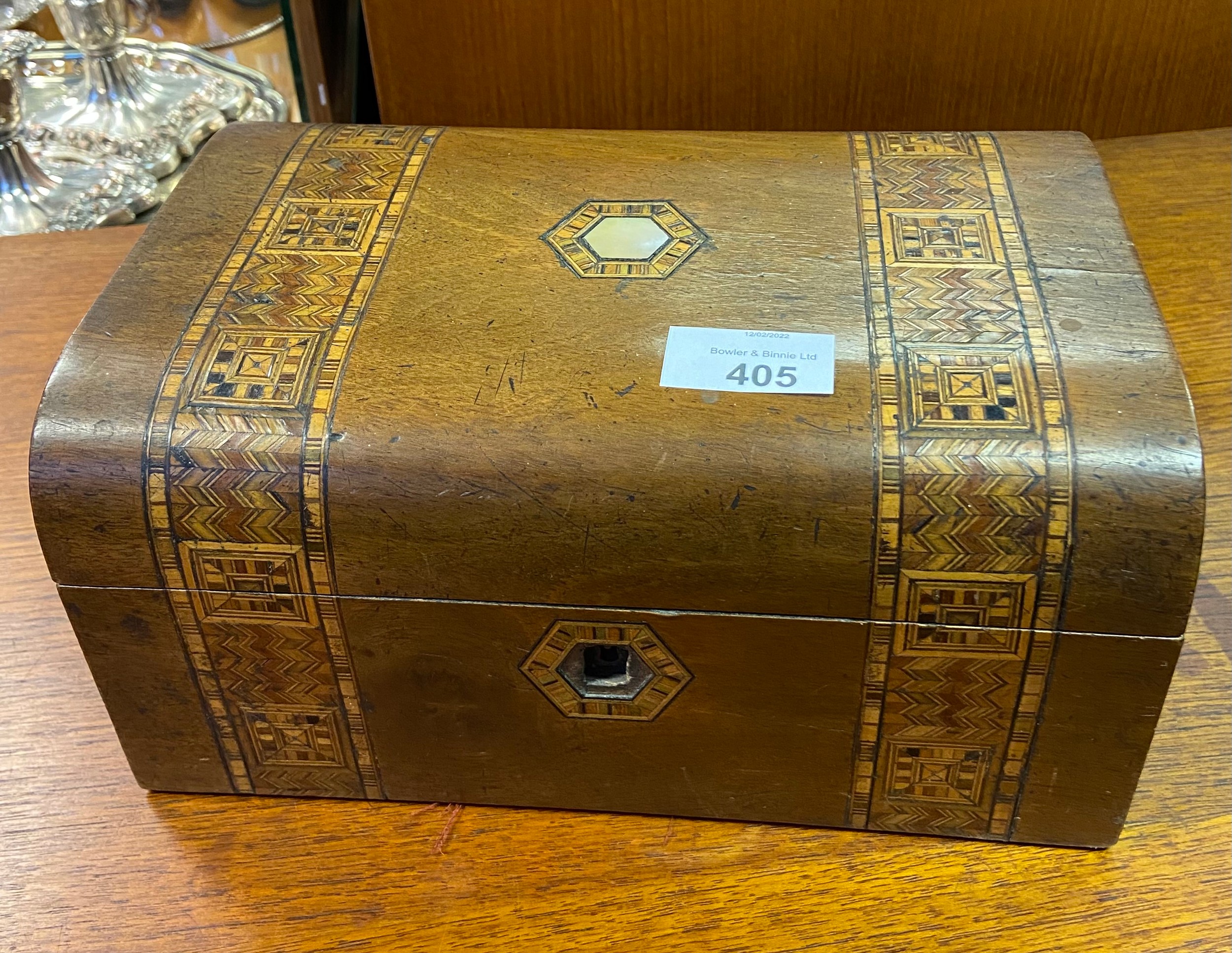 A 19th century document box with marquetry inlay. [12X25X18cm]
