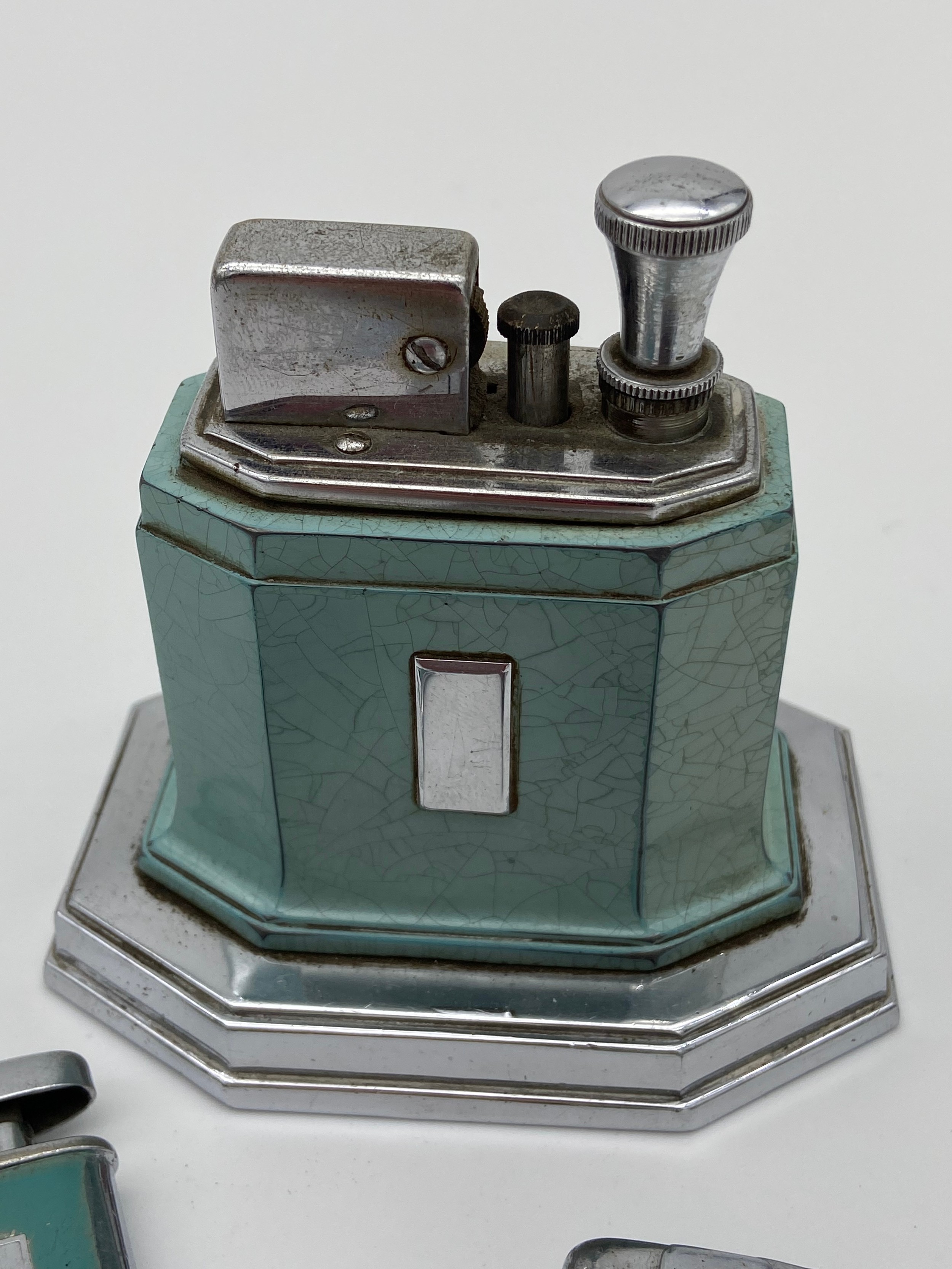 A Lot of four vintage lighters to include Ronson Touch- Tip, Ronson Pat No. 19.023, Ronson Adonis - Image 2 of 6