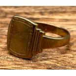 A Birmingham 9ct yellow gold signet ring. [Ring size Q] [3.32Grams]