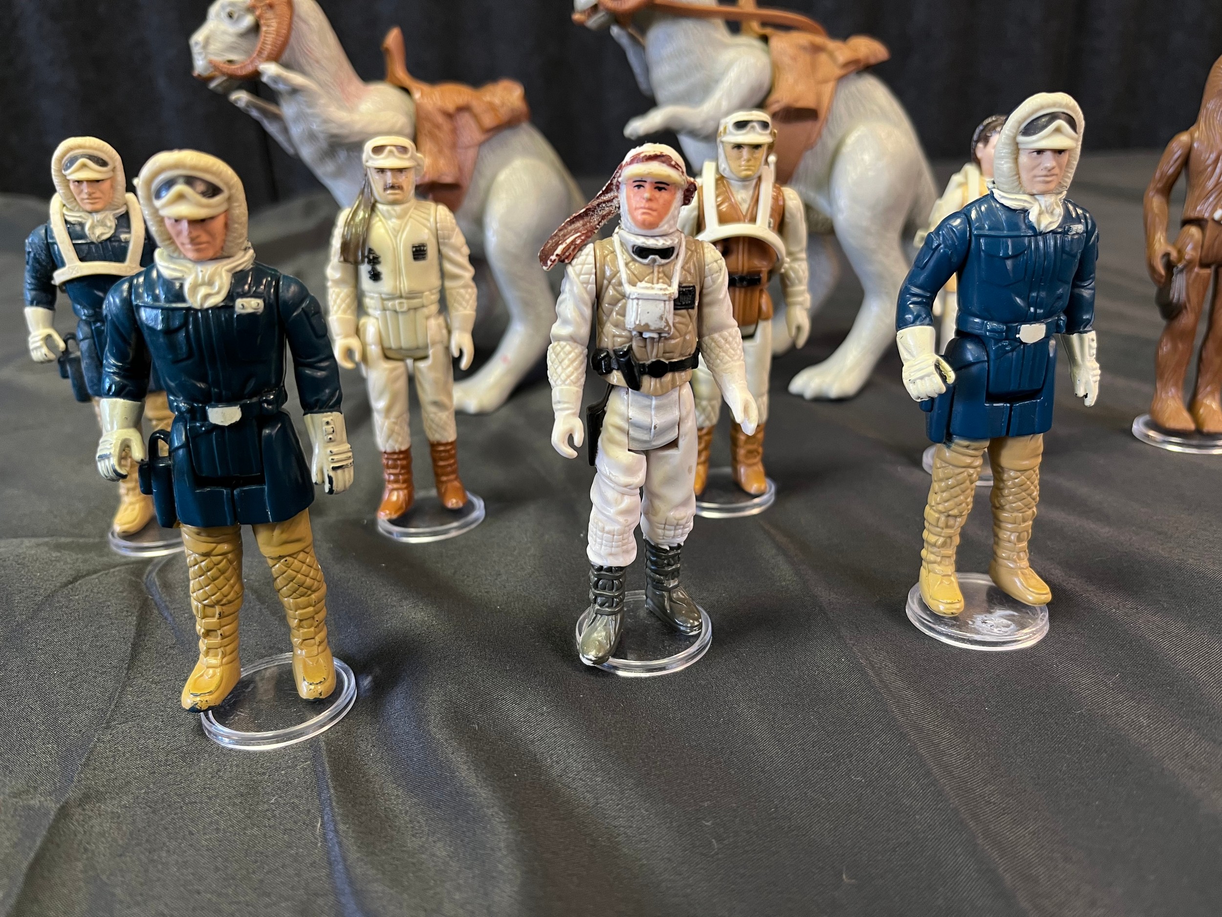 A Lot of 1980 Star Wars figures- Han Solo; Hoth Battle gear x3, Rebel Commander, Rebel Soldier, - Image 2 of 5