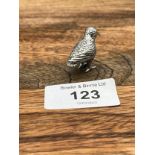 A Heavy cast silver kiwi bird. [3.5cm in length]