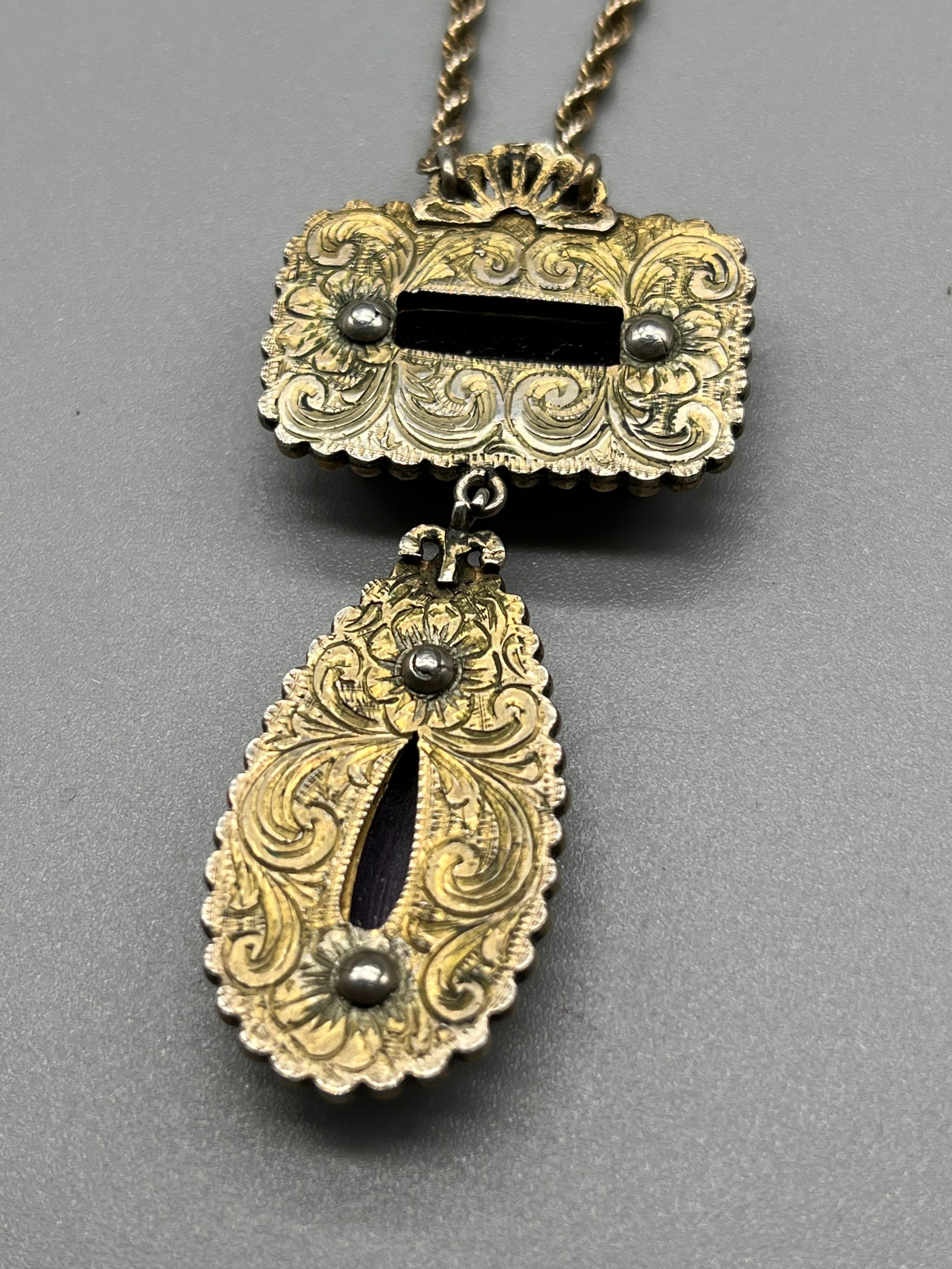 Antique possible gold suffragette style pendant with fitted necklace. Pendant consists of two - Image 6 of 7