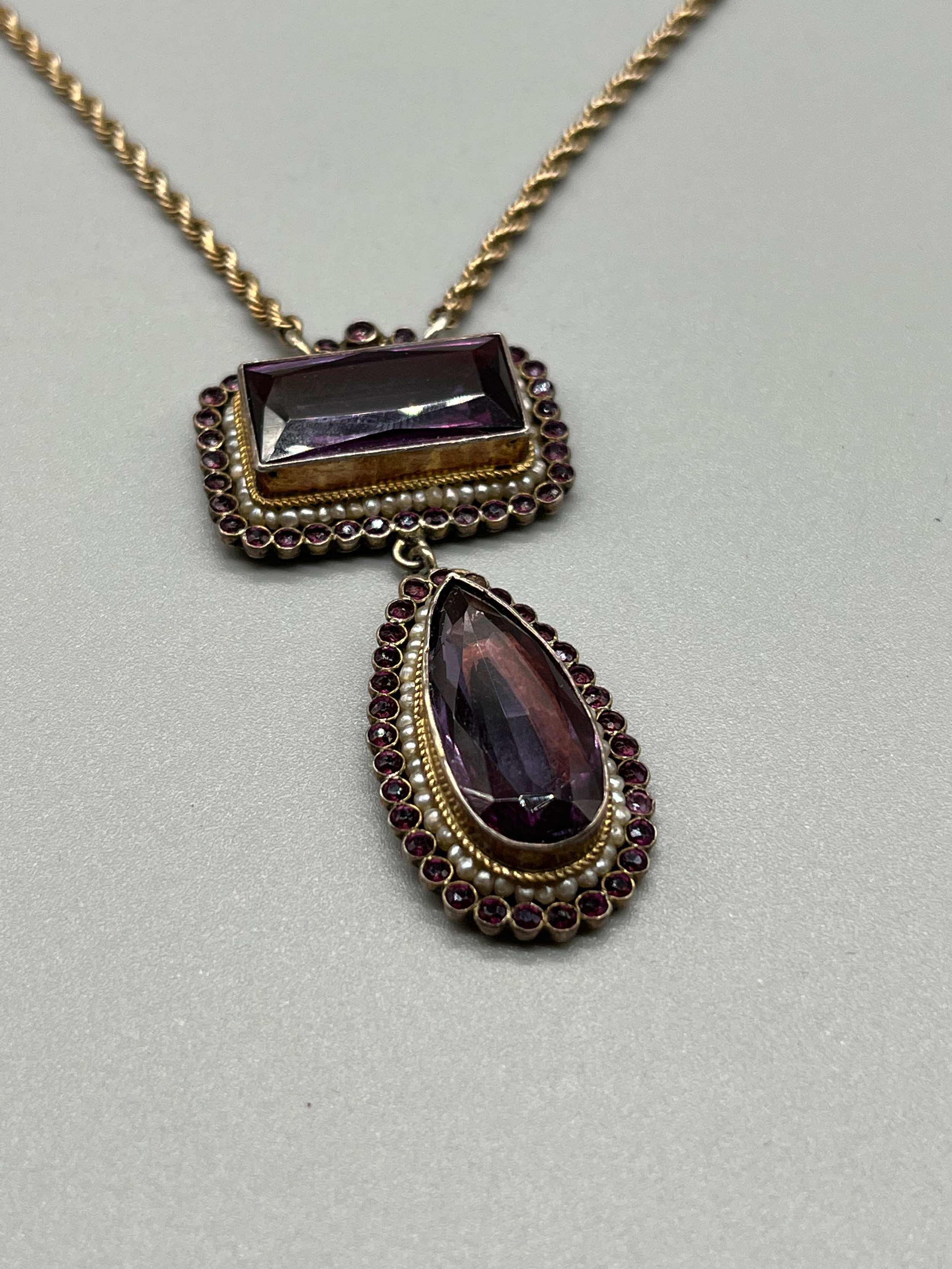 Antique possible gold suffragette style pendant with fitted necklace. Pendant consists of two - Image 3 of 7