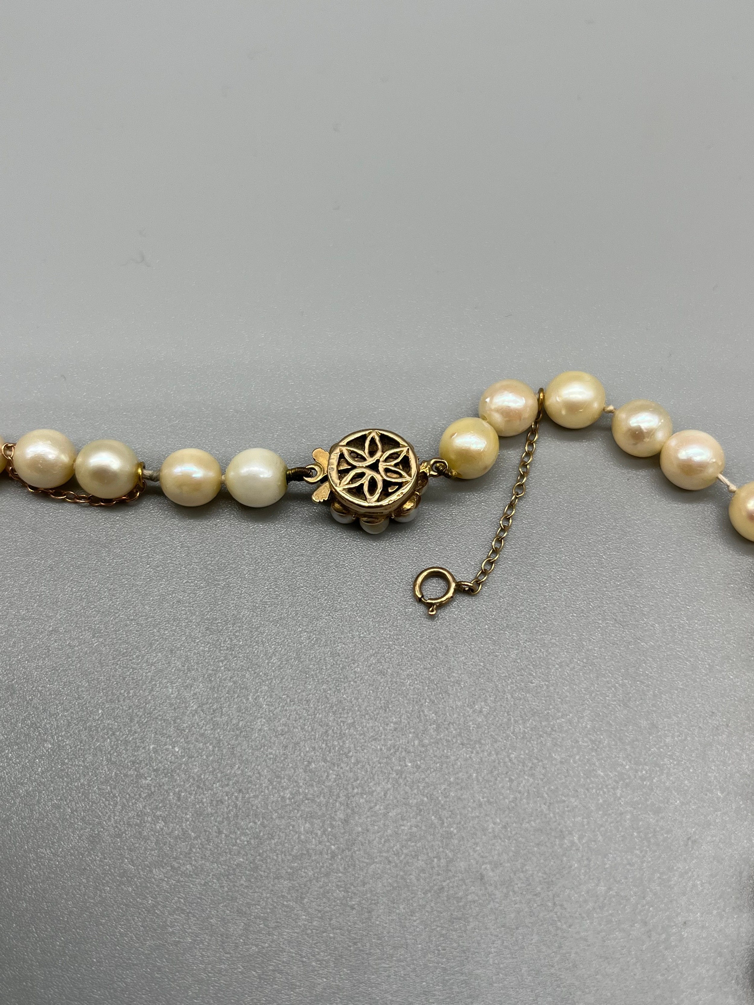 Antique ladies pearl necklace set with a 9ct gold, citrine and pearl clasp. - Image 3 of 3