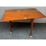 A Mahogany 19th century drop end parlour table [67x99x94cm]