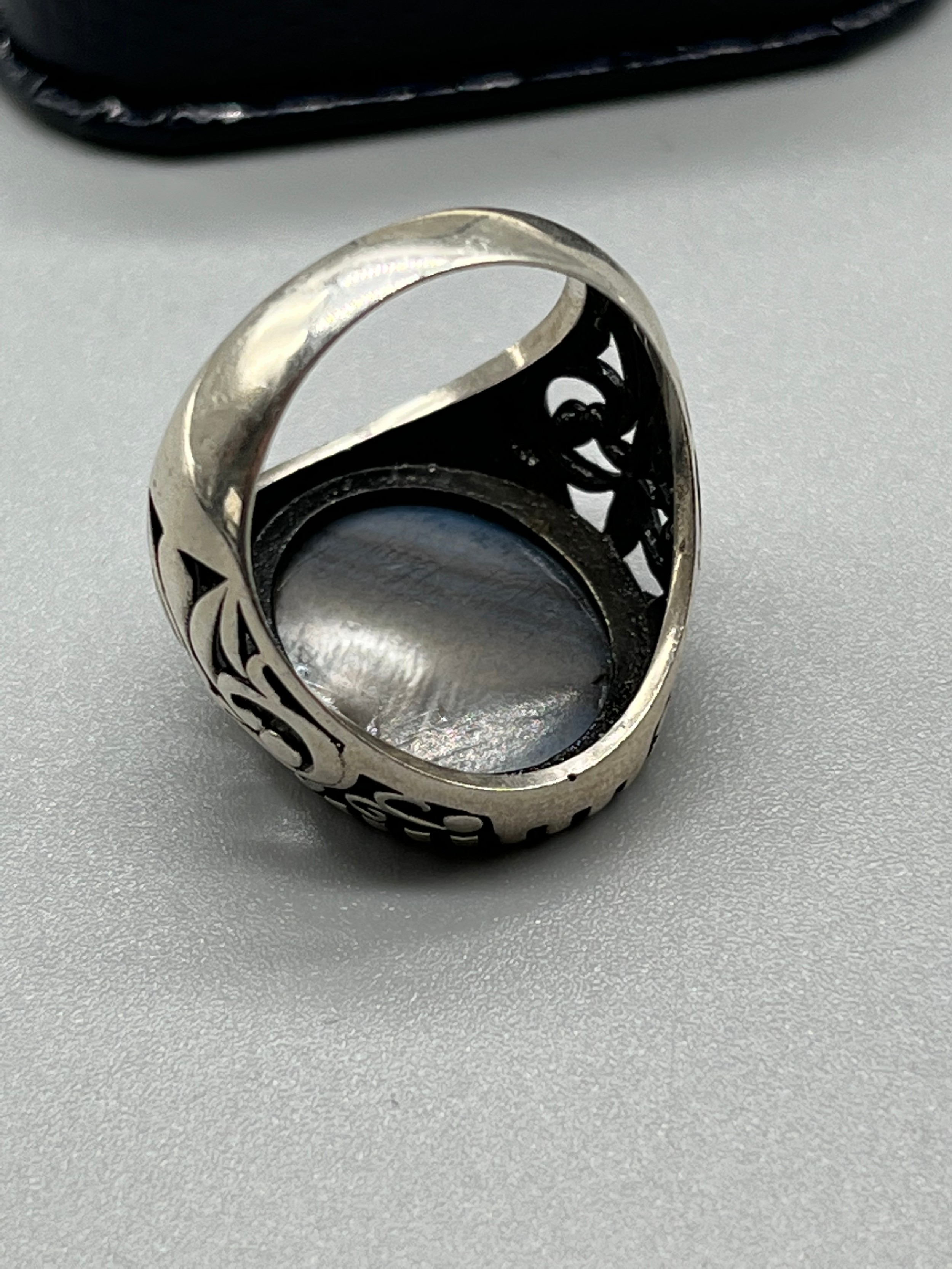 A Lot of three various silver rings. Includes three various stones to each. - Image 3 of 3