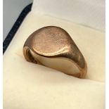 A 9ct gold Birmingham made gent's signet ring. [8.52Grams] [Ring size X]