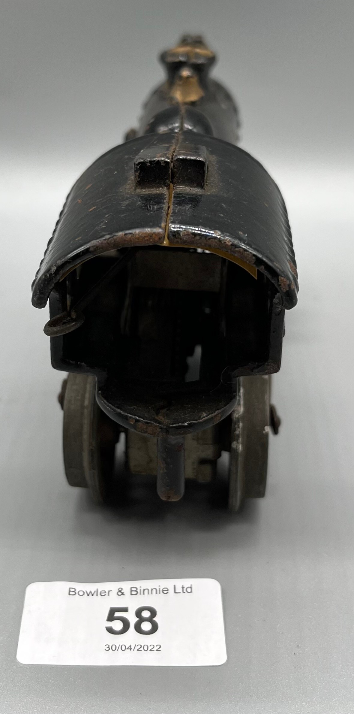 1920's cast iron wind up train engine. Possibly Bing/ American Flyer. [16.5cm in length] - Image 4 of 6