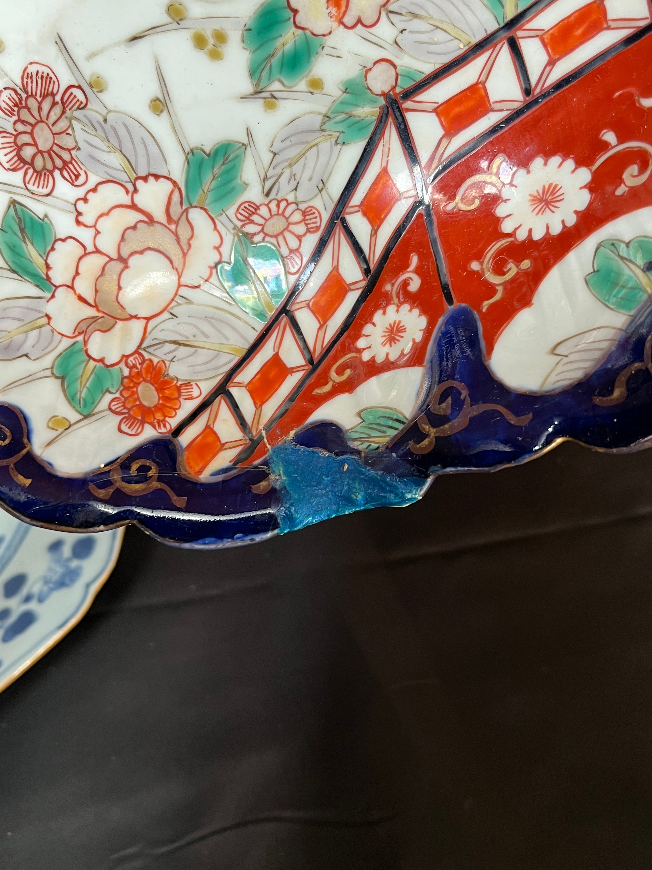 A Lot of Chinese and Japanese porcelain items. Includes Chinese Chenghua Nian Zhi Brown mark blue - Image 6 of 8