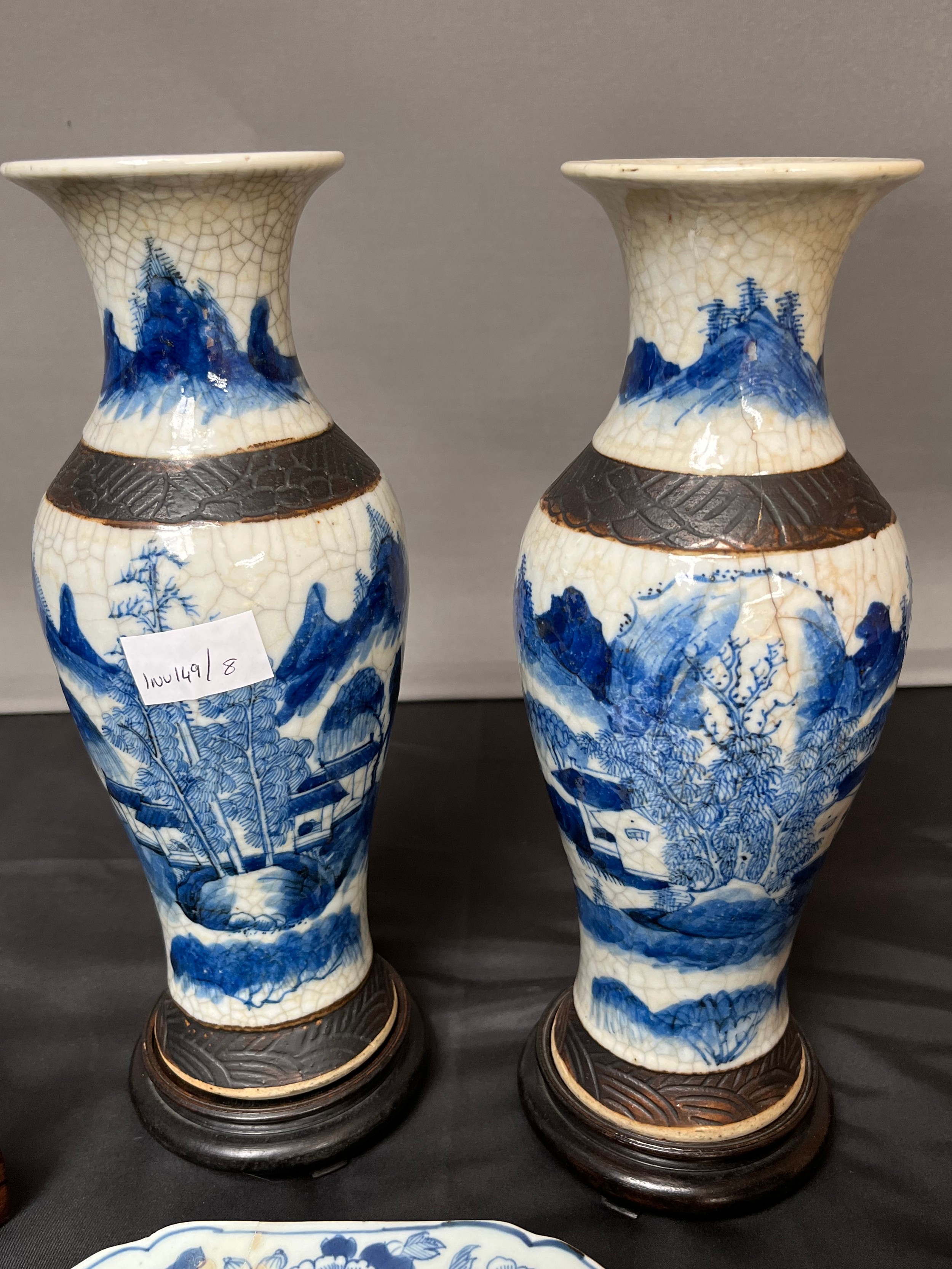 A Lot of Chinese and Japanese porcelain items. Includes Chinese Chenghua Nian Zhi Brown mark blue - Image 2 of 8