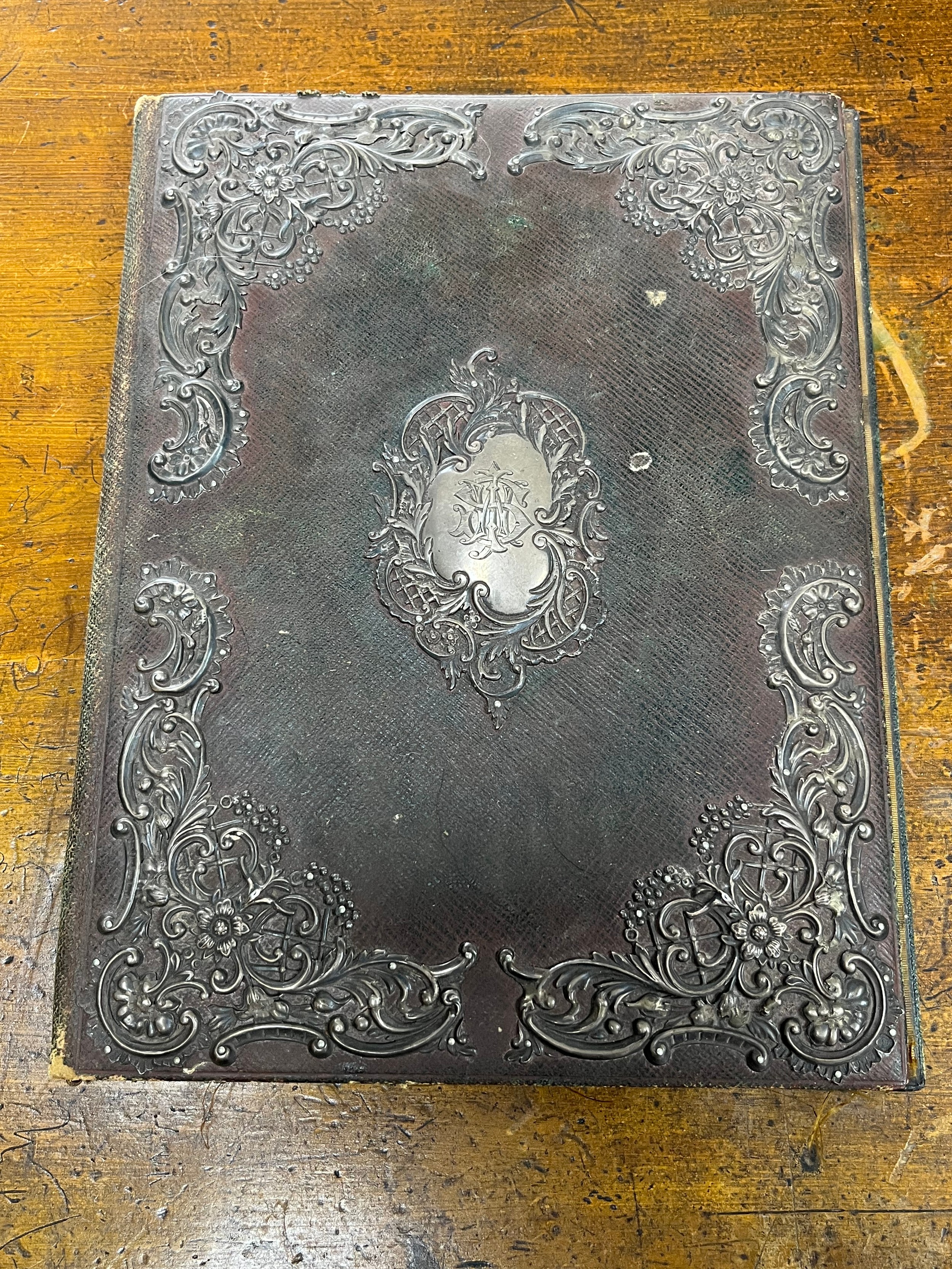 Antique London silver and leather bound stationary blotter. Silver produced by J Batson & Son (Henry