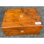 Antique mahogany sewing box. [13x27x19cm]