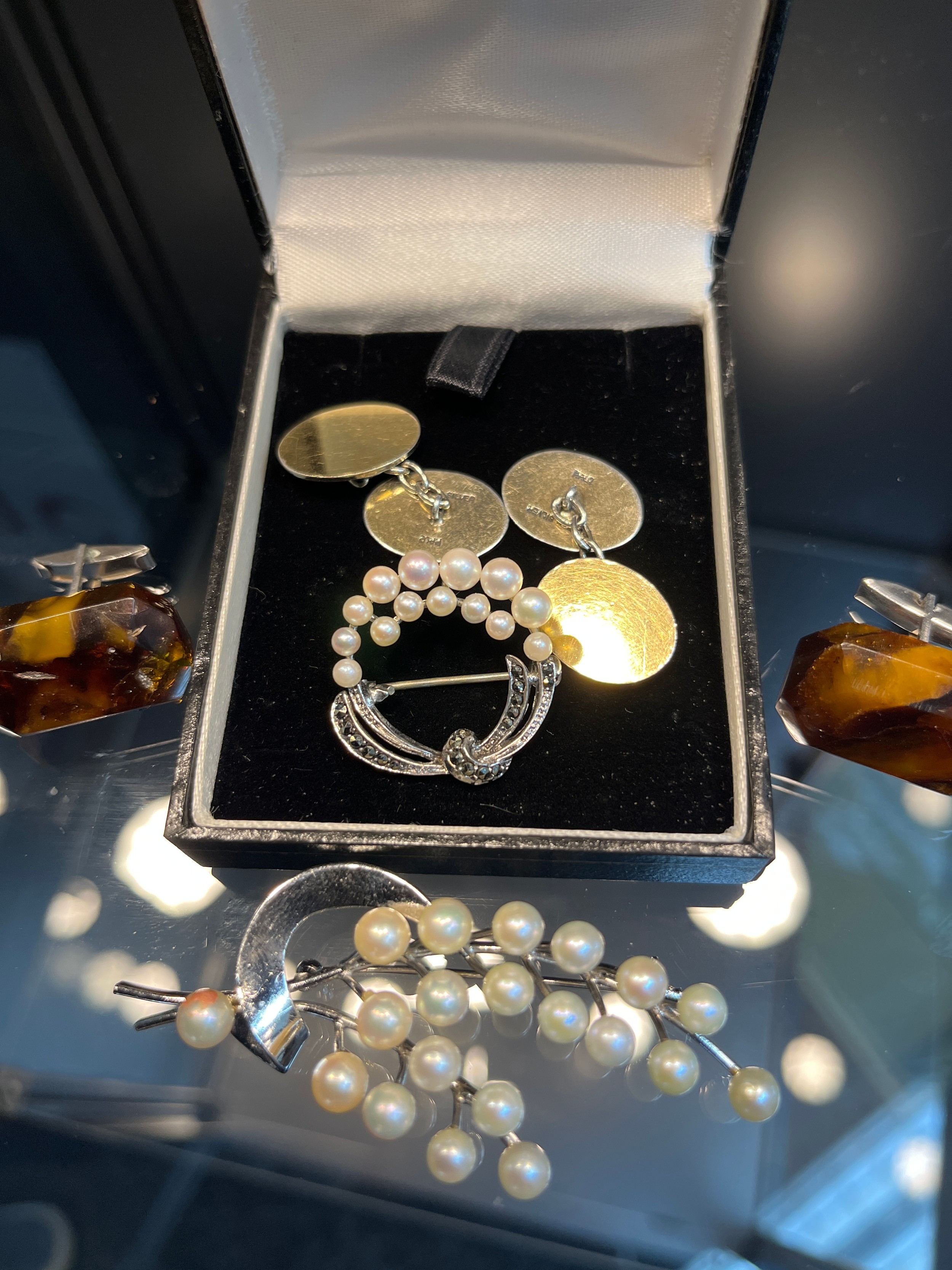 A Pair of 9ct on silver cuff links, a pair of 875 silver and amber cuff links, Silver, pearl and - Image 2 of 2