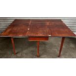 Georgian drop end table, raised on square legs [73x150x117cm]