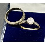 An 18ct gold and single diamond stone ring, 0.25ct. Set in gold, illusion setting- [Ring size N][