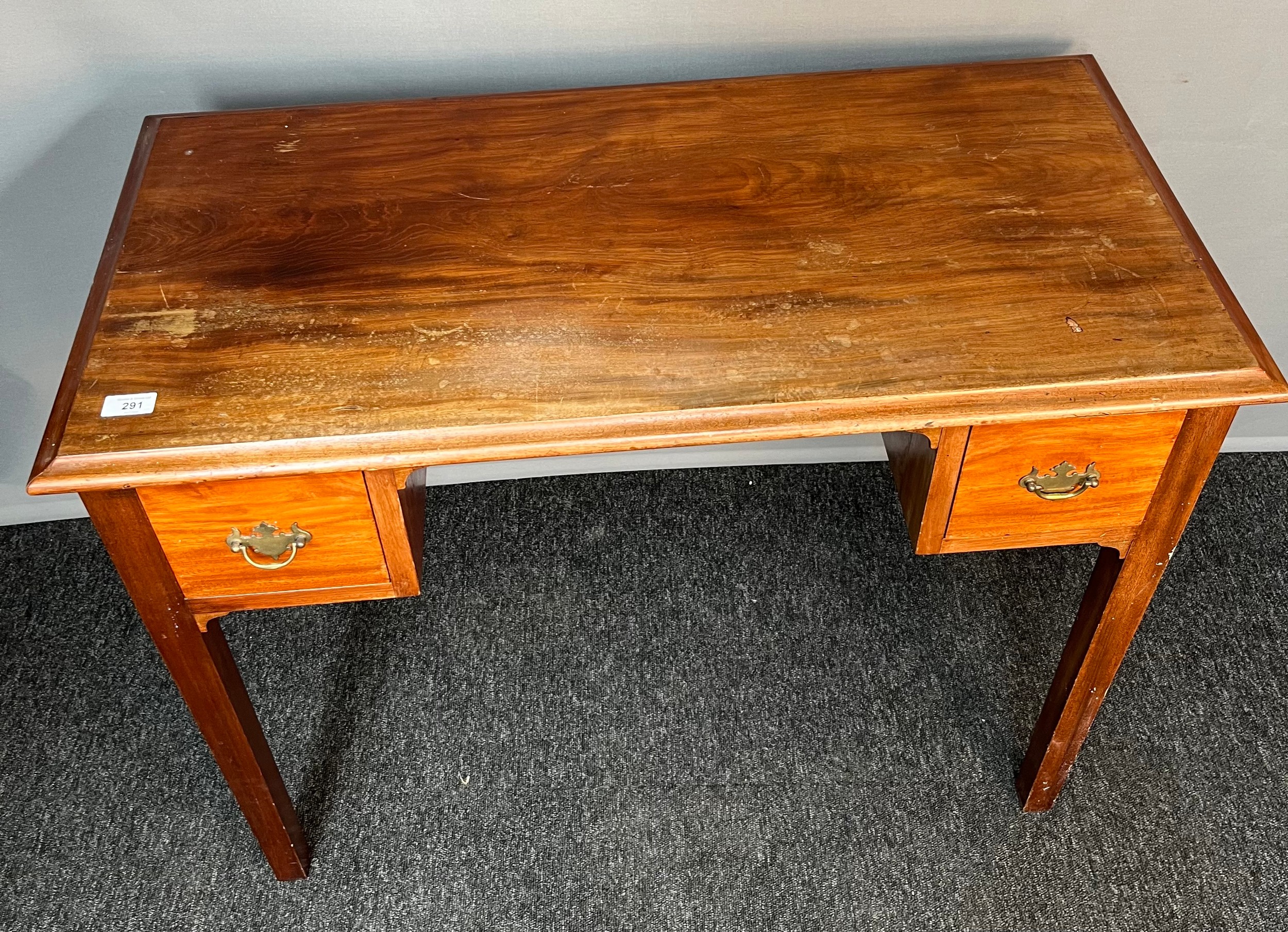 Antique style knee hole desk, the rectangular top above two small square drawers, raised on square - Image 2 of 3