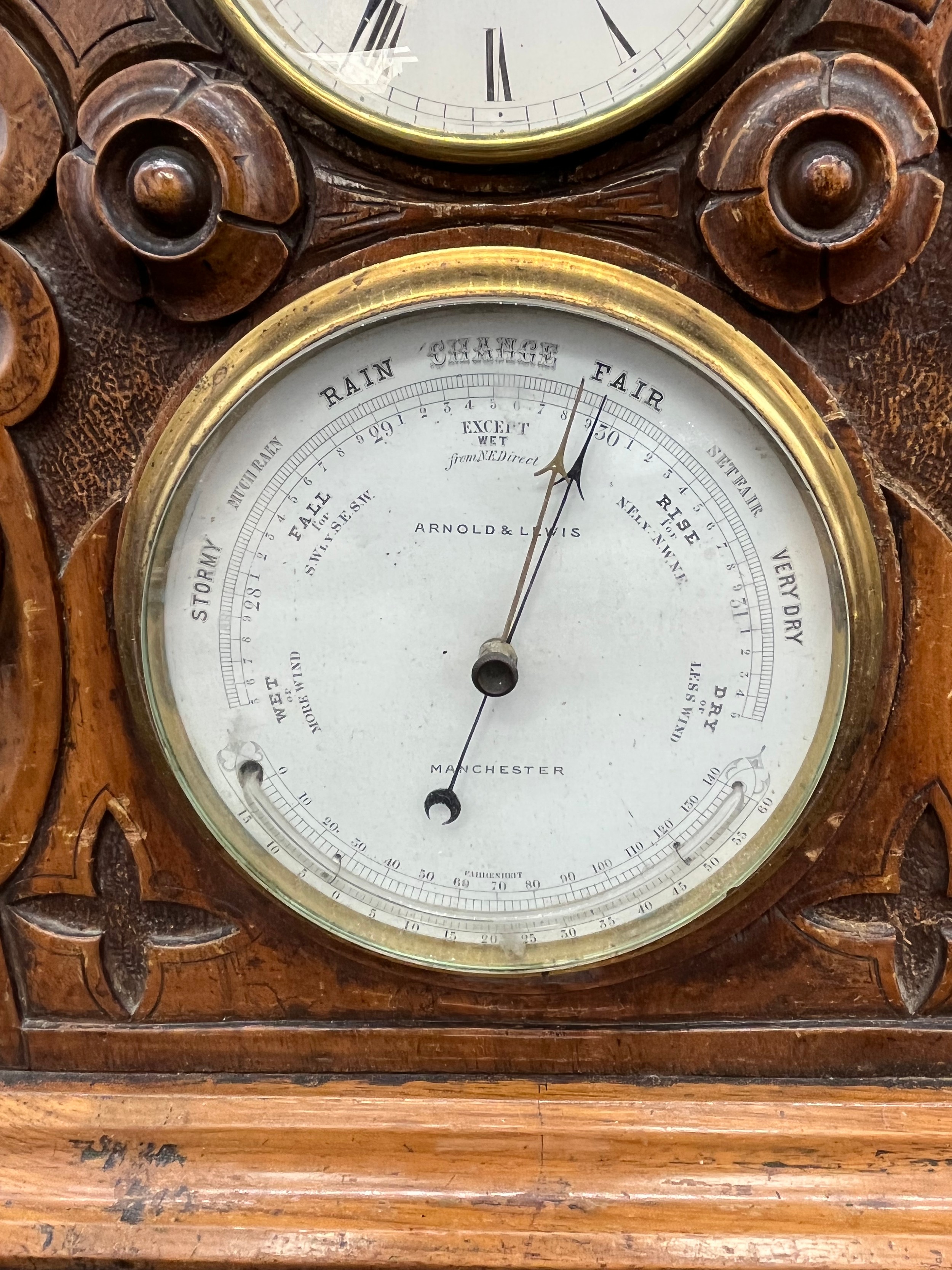 Antique hand carved mantel clock and barometer. Wooden case designed in a church style building. - Bild 2 aus 3