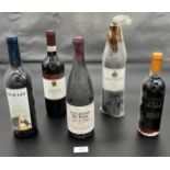 Five bottlings of various wine. Sium la Viarte, 1996 Veenwouden Merlot, 1990's La Chasse Du Pape