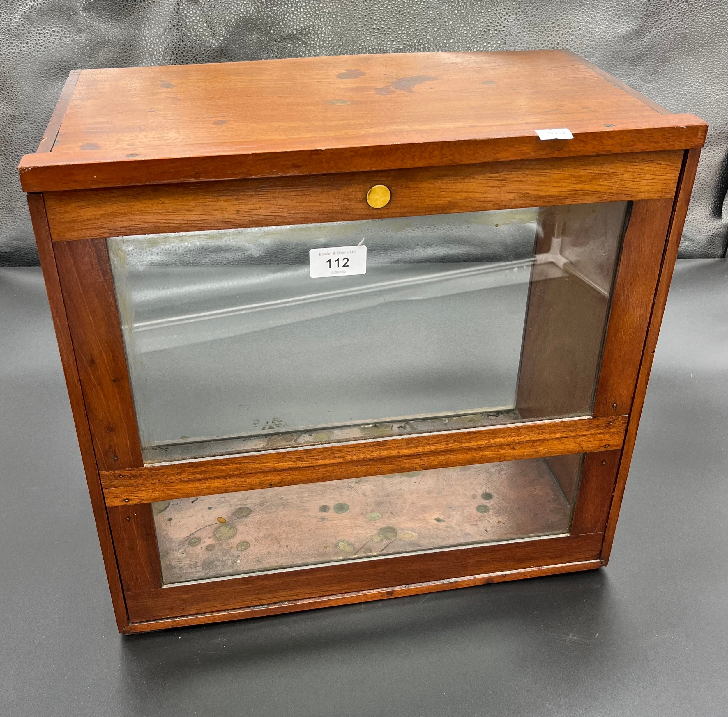 Vintage wood and glass section cabinet. [41x43x24cm] [Will not post]