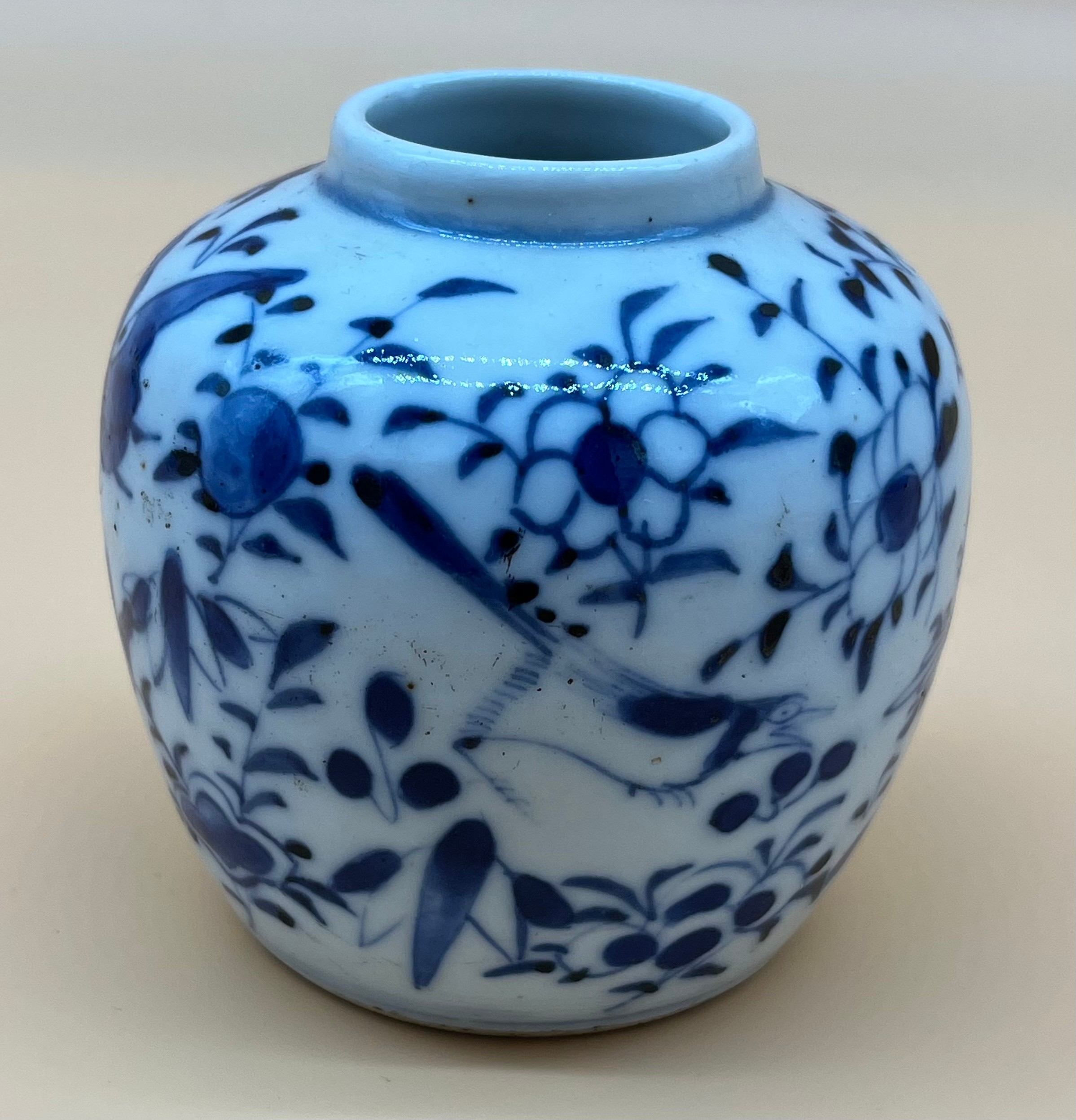 19th century Chinese Kangxi Nian Zhi blue and white small preserve pot. Hand painted with birds, - Image 2 of 4