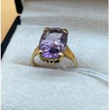 9ct yellow gold and amethyst stone ring. [3.47grams] [Ring size J]