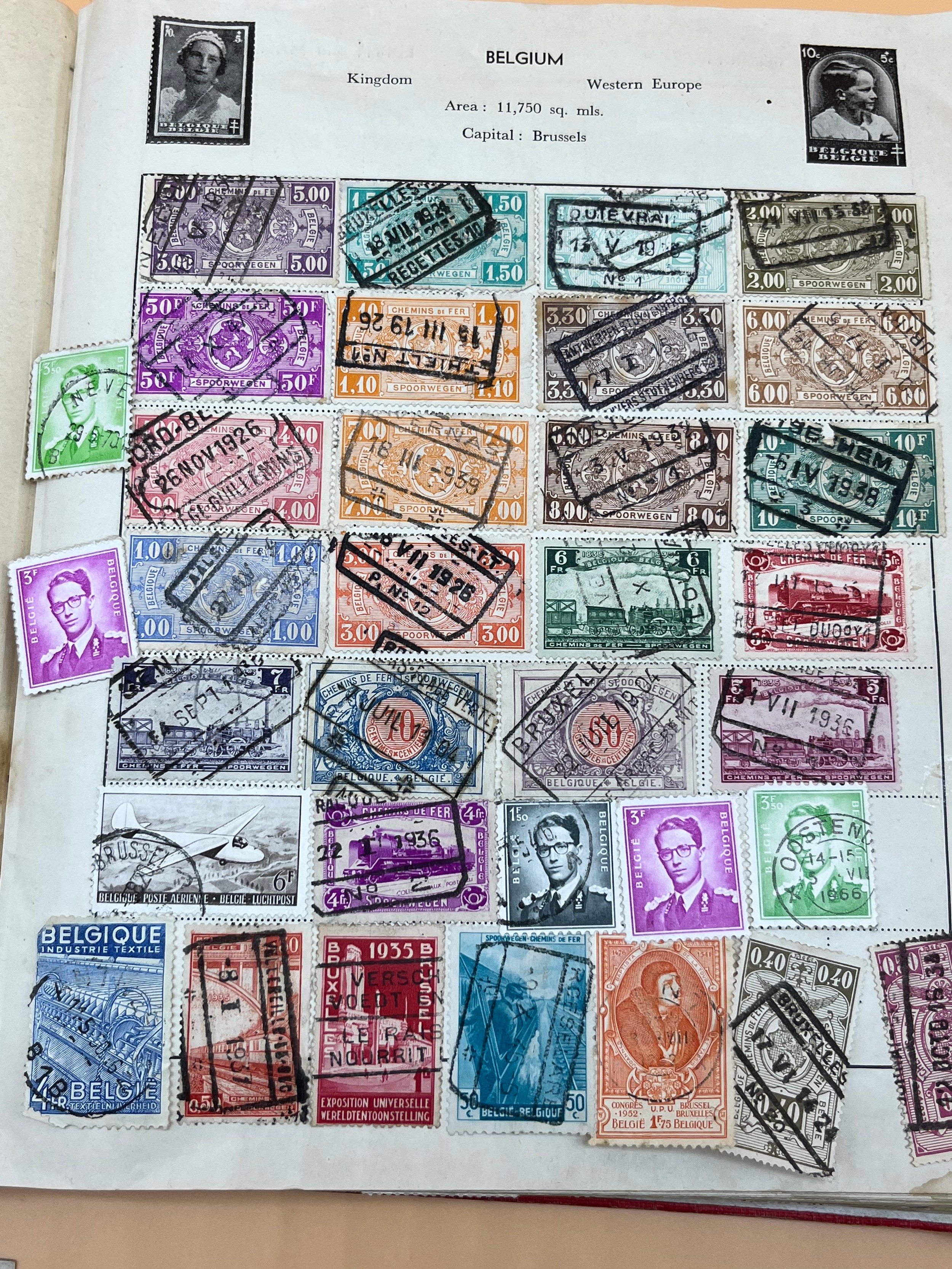 Vintage stamp album containing a collection of world stamps - Image 5 of 22