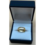 18ct yellow gold wedding band [Ring size Q] [5.93grams]
