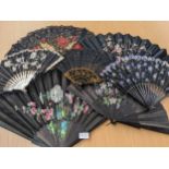 Mixed lot of fans to include hand painted and lace